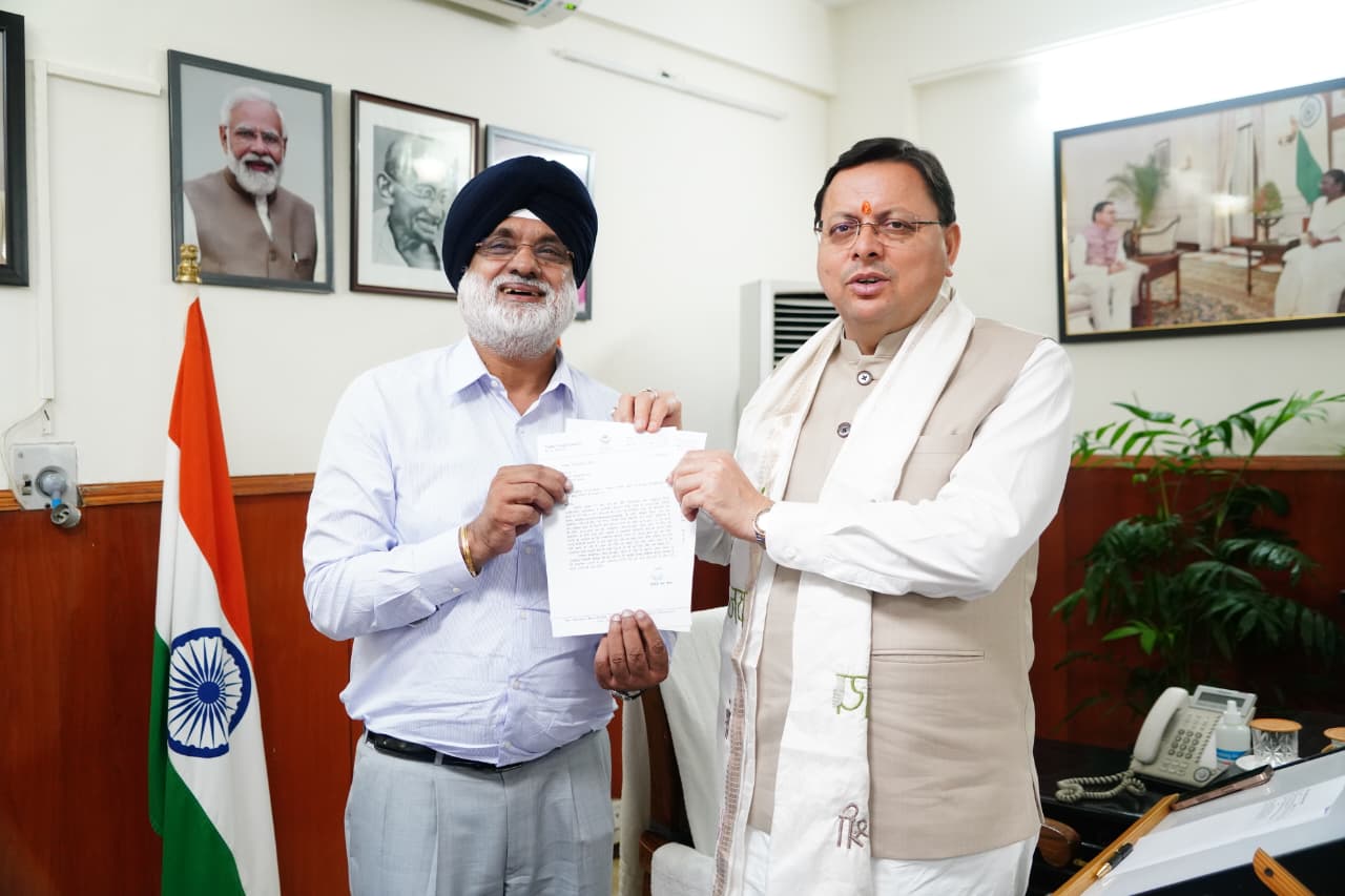 काशीपुर&nbsp; – विधायक त्रिलोक सिंह चीमा ने सौंपा मुख्यमंत्री पुष्कर सिंह धामी को मांग पत्र