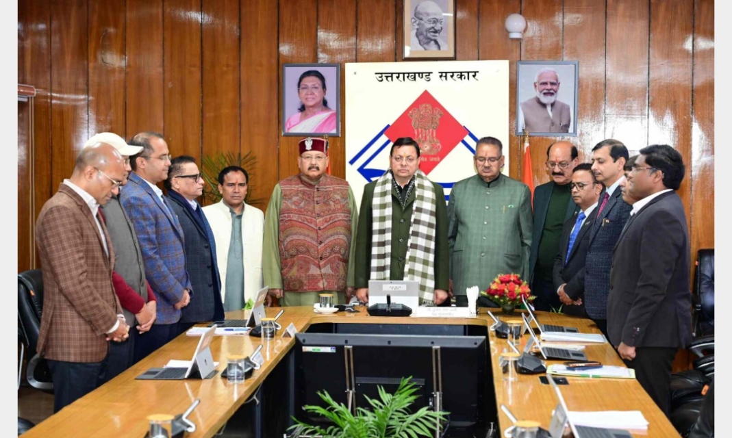 मुख्यमंत्री पुष्कर सिंह धामी ने विमान हादसे पर जताया गहरा शोक, दिवंगत आत्माओं की शांति के लिए की प्रार्थना