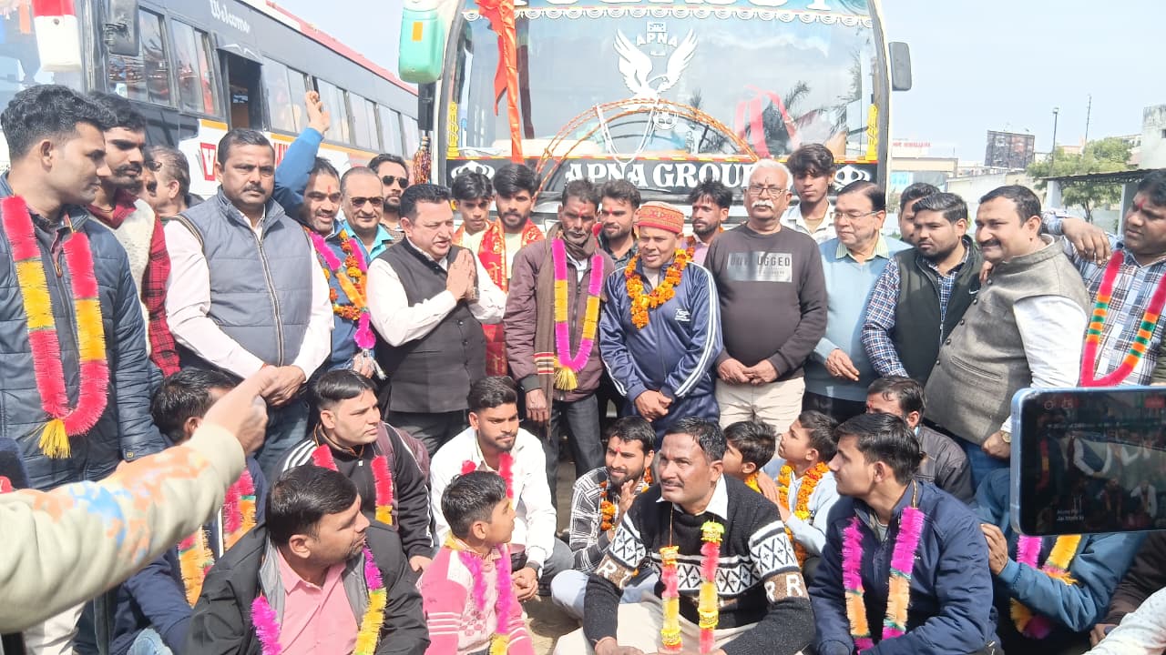 महापौर दीपक बाली ने कांवरियों के लिए दिखाई सेवा की मिसाल, दो बसें हरिद्वार रवाना