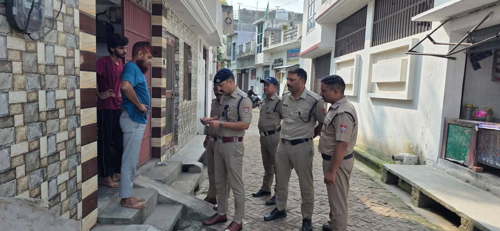 काशीपुर पुलिस का सघन सत्यापन अभियान बिना सत्यापन किरायेदार रखने वाले 4 मकान मालिकों सहित कुल 12 लोगों पर हुई कार्यवाही
