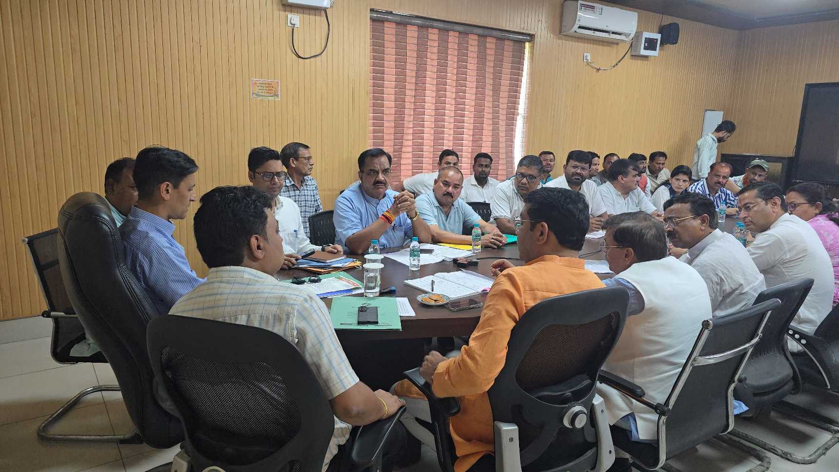 रुद्रपुर – एसआईआर की समीक्षा बैठक में मंडलायुक्त ने राजनीतिक दलों से मांगा सहयोग